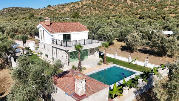 Altınoluk'ta 650m2 Arsada Özel Havuzlu Alaçatı Konsept Villa