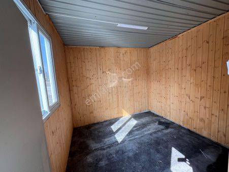 İçi 1.sınıf Çam Lambriden Dışı Yalıtımlı Sandviç Panelden İmal Edilmiş 21m2 2oda Wc+lv+duş Konteyner
