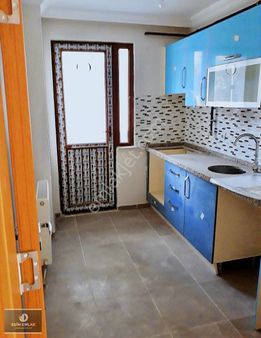 Barış Mah Balkonlu Geniş Arakat Temiz 2+1 Satılık Daire