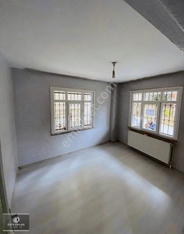 Pendik Çamçeşmede Geniş Yüksek Giriş Daire