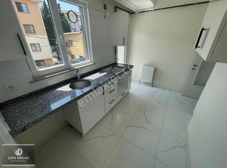 Topselvide Minibüs Duraklarının Orada 2+1 Kiralık Daire