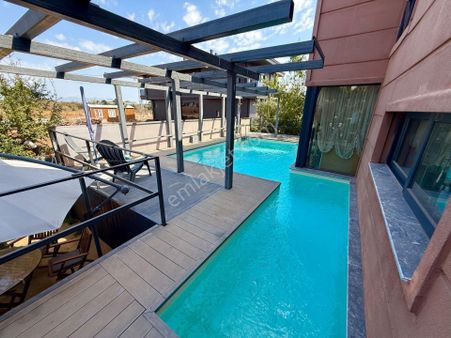 3+1 Müstakil Havuzlu Villa – 280 M² Arsa Üzerinde