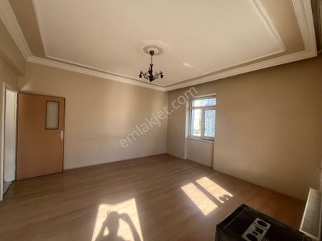 Mevlanada Tramvay Güzergahında Yalıtımlı Satılık 3+1 Anayurt Dairesi 50/1