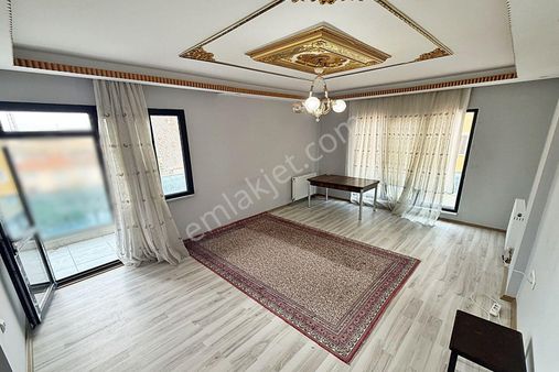 Metin Yapı'dan Ön Cephe Ara Kat Kombili Satılık 2+1 Daire!!!