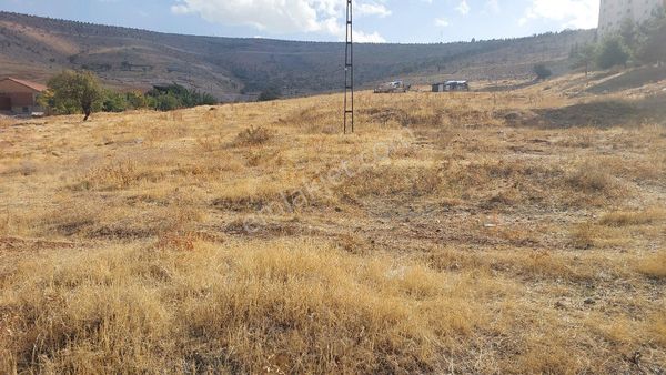 Toki Sınırında,başharıkta Yüksek Kat Imarlı 560m2 Arsa Hissesi