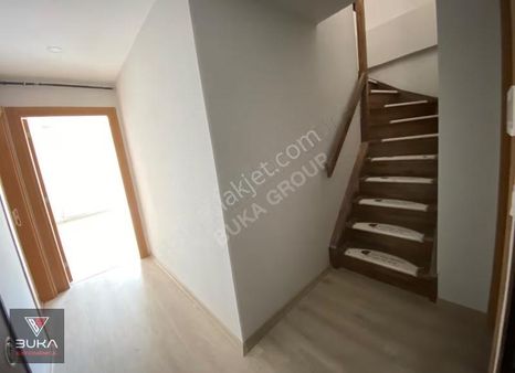 Marmara Üni. Yanında Site İçerisinde Geniş 3+1 Dublex Daire