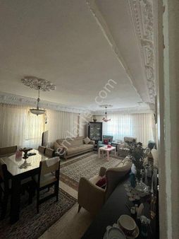 Bornova Erzene Mahallesinde 3+1 Avantajlı Satılık Daire