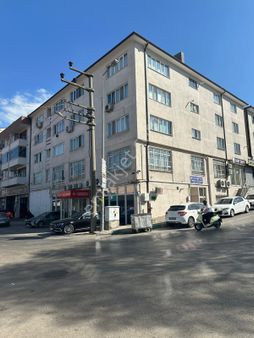 Zafer Mahallesinde 3+1 Kombili Geniş Satılık Daire