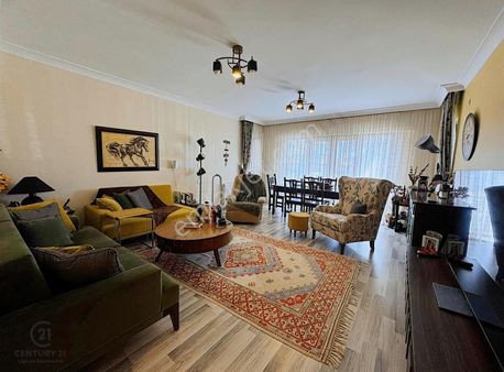 Tekvak 2 Sitesin'de Ebeveyn Banyolu Kilerli 4+1 Satılık Daire