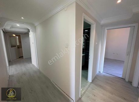 3+1 Cadde Üzeri Sitede Çift Balkonlu Kiralık Fırsat Daire