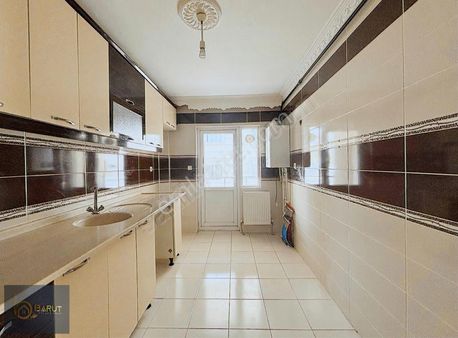 Barut Emlaktan Park Yakını Asansörlü Güney Cephe 1.kat 3+1 Daire