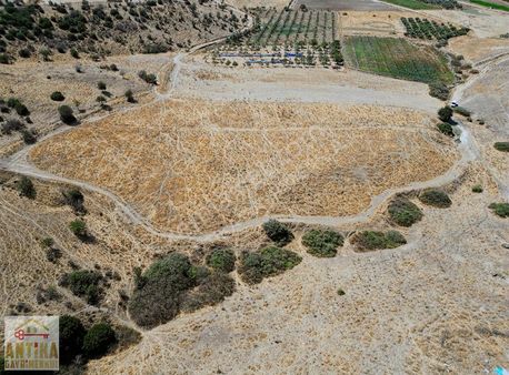 Antika'dan Kaymakçı'da Elektriği Ve Suyu İçinde Satılık Tarla