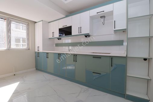 Yenikent 29 Ekim'de Sıfır Ara Kat Ön Cephe Boş 3+1 Satılık Daire