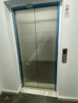 Ekomaxtan Kartepe İstasyon Mah. Asansörlü Bina Kiralık 1+1