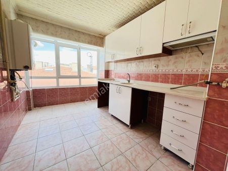 Misket'te Cadde Yakını Katta 3+1 Satılık Daire !!!