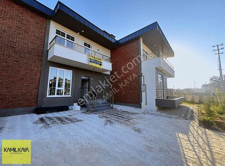 Kamil Kaya'dan Bahçeşehir 'de Satılık Sıfır 4+1 Villa