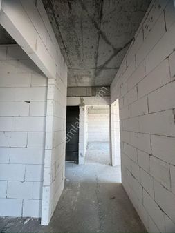 1.69 Krediyle Veya Elden Taksitle Sultangazi Yayla'da Satılık Sitede 2+1 Ara Kat Daire