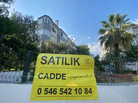 Cadde'den Arakat Doğa Manzaralı Kaçmaz Ayrı Mutfak Satılık 2+1