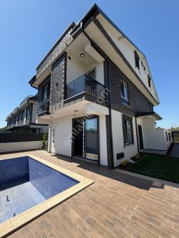 Kocaali Alandere’de Havuzlu 4+1 Triplex Villa