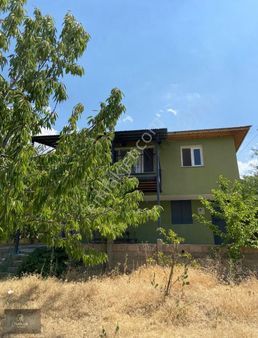 Niğde Ulukışla Tekneçukur Da 2 Katlı Satılık Yayla Evi