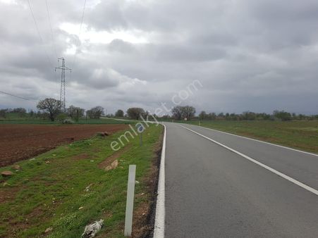 Değerine Değer Katacak, Kırklareli Üsküpte Asfalt Cepheli Tarla!!!