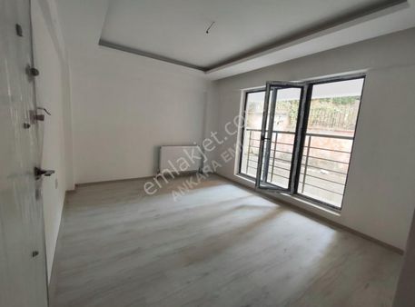 Esat Hacıyolu Sk.1+1 Yüksek Giriş Bağımsız Mutfak Satılık Daire