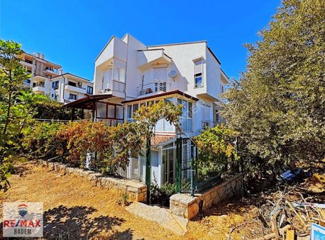 Datça Merkez'de 3+2 Bahçe Katı Satılık Daire