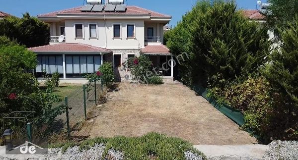 Burgaz Mevkiinde Müstakil Bahçeli Plaja 540 M Uzaklık Villa