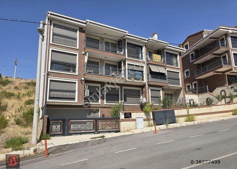 Balçovada 4 Yaşında D.gazlı Asansörlü Klimalı Eşyalı Kiralık 2+1