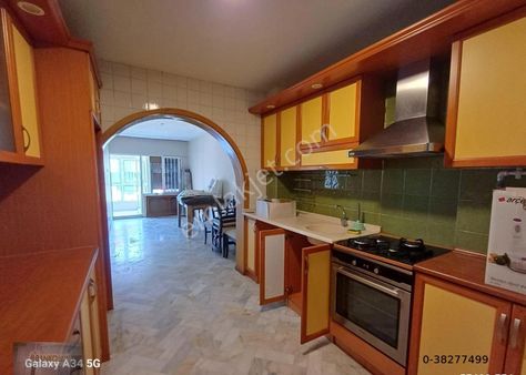 İnönü Caddesi Göztepe Stad Karşısı 200m Satılık Ara Kat Büyük Daire