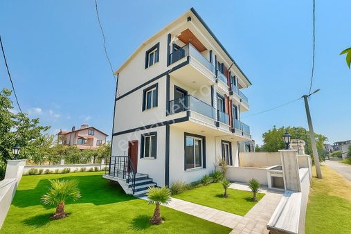 ꧁▇seta Grup▇꧂ Köşe Başi Denize Yürüme Mesafesi Geniş Bahçeli.