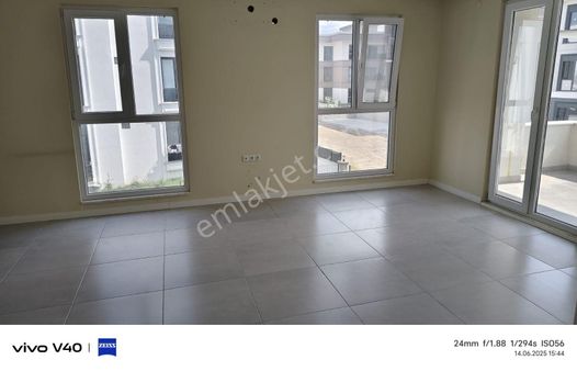 Sakarya Serdıvan Yazlıkta 3+1 Satılık Daıre