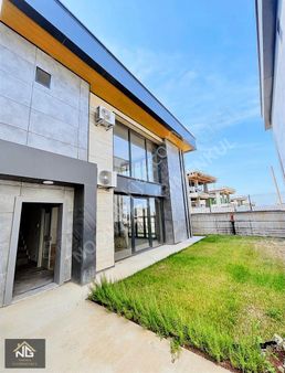 Tuzla Tepeörende Satılık 4+1 Lüx Villa