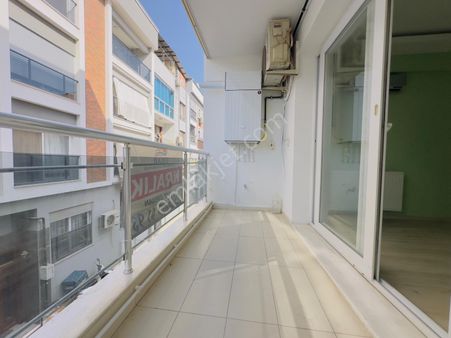 Karşıyaka Şemiklerde Kiralık 2+1 Daire