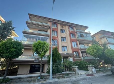 Selçuklu Mah.'de Site İçi-otoparklı-mesken Tapulu-bahçe Katı 3+1