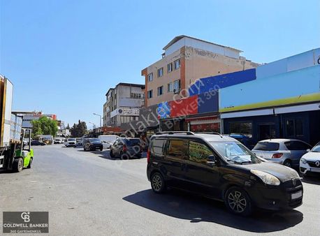 Gıda Çarşısının Ortasında Caddeye Cephe Deviren Kiralık Dükkan