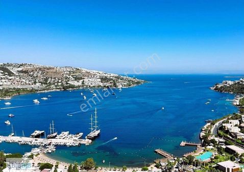 Bodrum Gündoğan Merkezde Mükemmel Deniz Manzaralı Satılık Villa