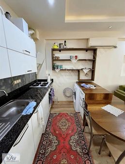 Villalar Bölgesinde Eşyalı 88m2 Cam Balkonlu Kiralık