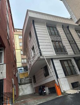 Mecidiyeköy 1+1 Boş Caddeye Yakın Kiralık Daire