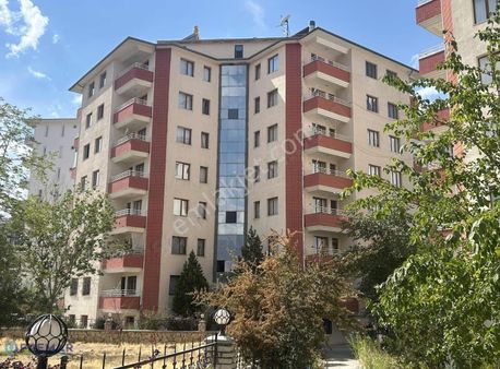 Hafıziye Mahallesi'nde Site İçerisinde 4+1,220m², Göl Manzaralı