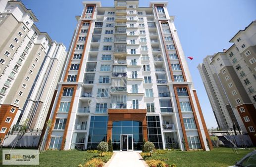 Bahçeşehir Vaditepe 2+1 Boş Kısa Katlı Satılık