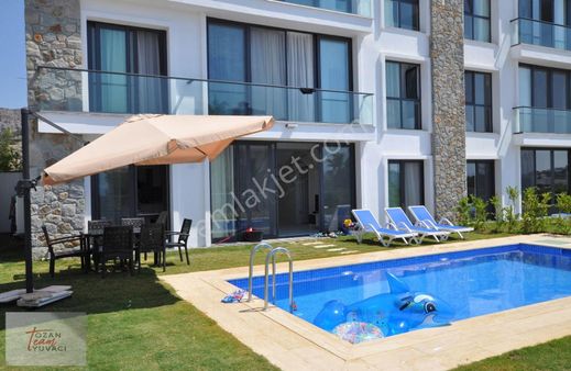 Gümüşlük Koyunbaba'da Geniş Bahçeli Özel Havuzlu Dubleks Villa