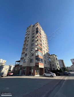 Zümrüt'te 3 Balkon 2 Banyo Meskenli Daire