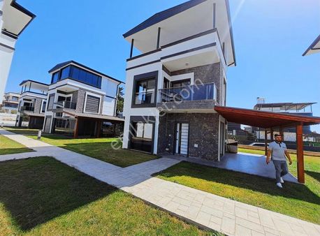 Çiçek Gayrimenkul Den Seferihisar Doğanbey De Satılık 3+1 Villa