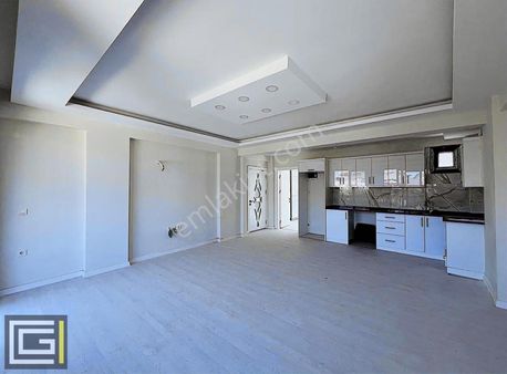 Tuzla Mahallesi'nde Arakat Geniş 1+1 Sıfır Satılık Daire