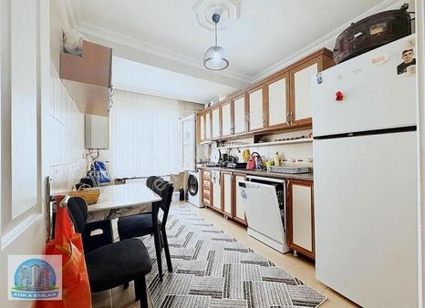 Anka Emlak'tan Zafer Mah* 18 Yıllık Süper Ara Kat Büyük Mutfaklı