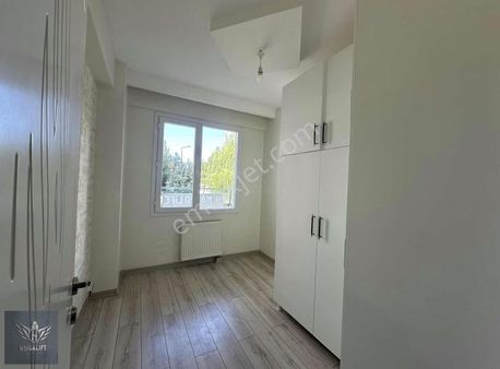 Bağcılarda 2+1 Giriş Kat Daire