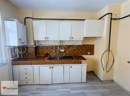 Vadi Emlak'tan Esentepe Mahallesinde 2+1 Kiralık Daire
