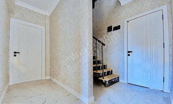 Sille Yolu Üzeri Harika Konum Ve Manzaralı 5+1 Satılık