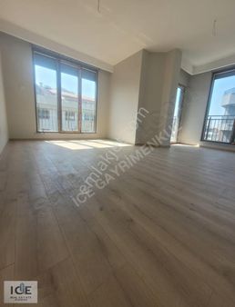 İdealtepe'de Minübüs Caddesine 100 Mt 3+1 Sıfır Daire